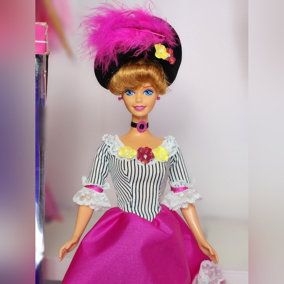 French Barbie Dolls Of The World - Picture 4 of 4